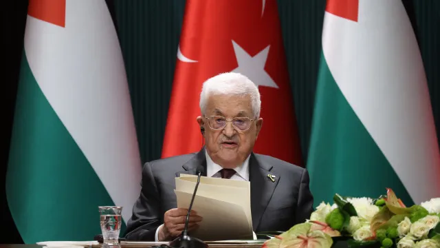abbas-pede-que-ocidente-passe-das-palavras-a-acao-contra-colonatos-de-israel