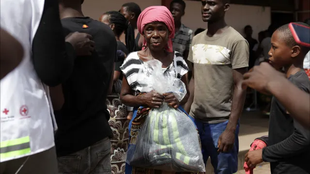 guine-bissau:-portugal-doa-bens-essenciais-a-cruz-vermelha