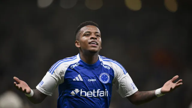 cruzeiro-vira-sobre-fla-no-ultimo-lance,-e-palmeiras-pode-abrir-vantagem