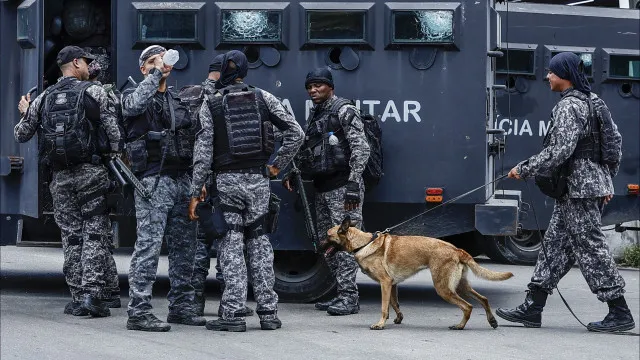 brasil.-camioes-incendiados-para-travar-operacao-contra-rival-do-cv