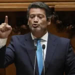 luis-neves?-andre-ventura-acusa-montenegro-de-“estar-comprometido”