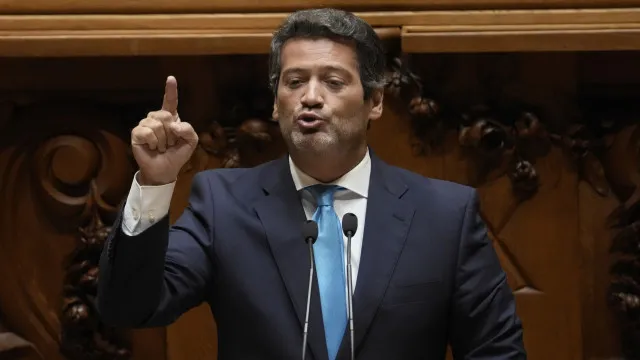 luis-neves?-andre-ventura-acusa-montenegro-de-“estar-comprometido”