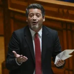 ventura-acusa-governo-de-“roubar”-portugueses-nos-combustiveis