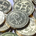 bitcoin-sobe-quase-3%-e-aproxima-se-dos-80.000-dolares