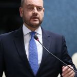 rio-exonera-6,1-mil-comissionados-e-preve-economia-de-r$-221-milhoes