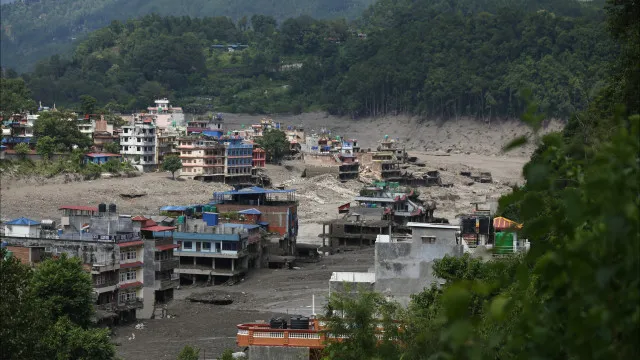 nepal:-afinal,-deslizamento-de-terras-e-que-causou-sismo?-o-que-se-sabe
