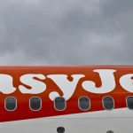 “zero-respostas”.-easyjet-cancela-voo-para-porto,-muitos-esperam-solucao