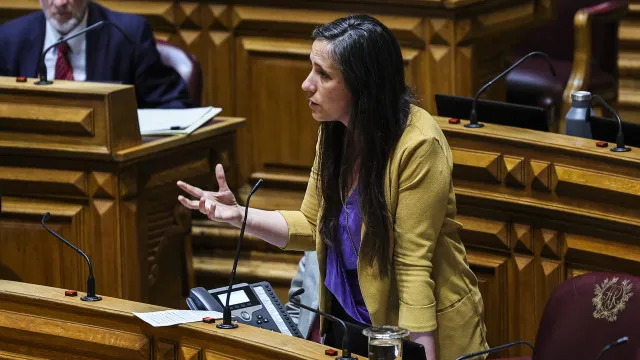 livre-questiona-governo-sobre-portugues-detido-pelo-ice-ha-quase-um-mes