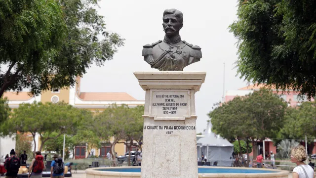 cabo-verde-assina-protocolo-para-reforcar-combate-ao-trafico-de-pessoas