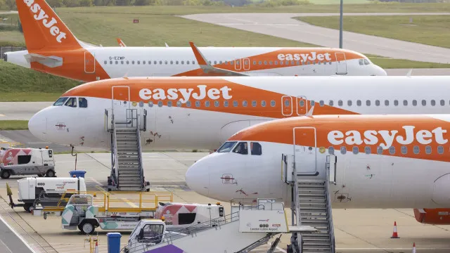 dezenas-continuam-em-cabo-verde-apos-cancelamento-da-easyjet-para-o-porto