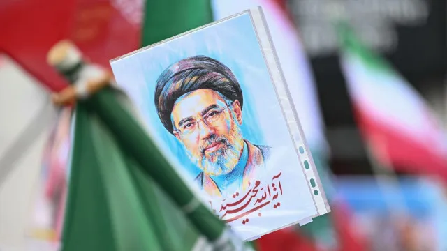 lider-supremo-proibe-“qualquer-acao-que-prejudique-coesao”-iraniana