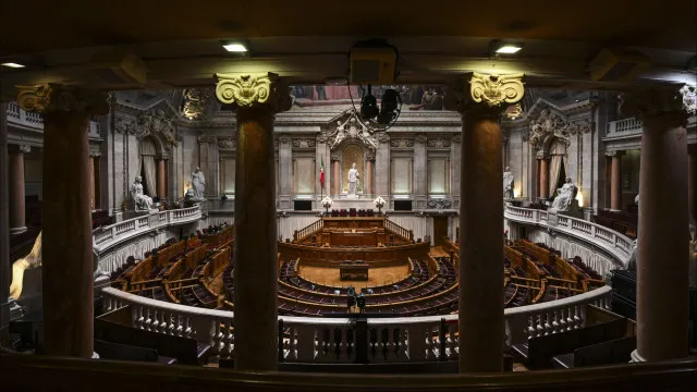 mocao-de-censura-do-chega?-da-“ameaca”-ao-silencio.-o-que-foi-dito