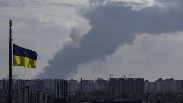 drone-russo-causa-27-mortos-e-zelensky-critica-armas-junto-a-casas