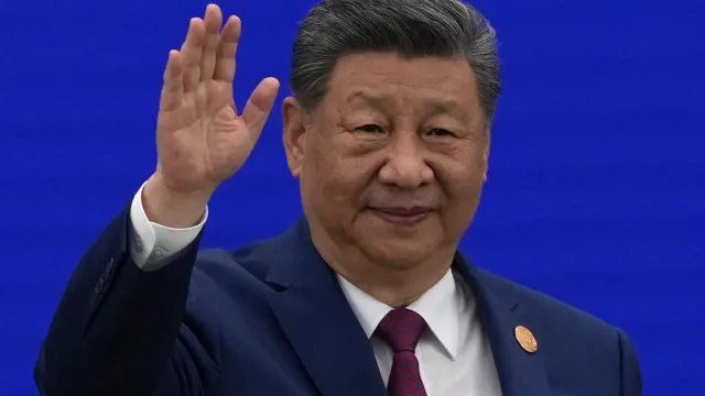xi-chega-ao-quirguistao-e-aborda-cooperacao-com-zhaparov