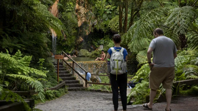numero-de-dormidas-turisticas-baixa-ha-10-meses-consecutivos-nos-acores