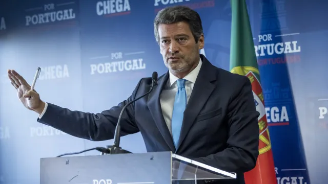 ventura-decide-mocao-de-censura-e-pede-“conversa”-a-seguro