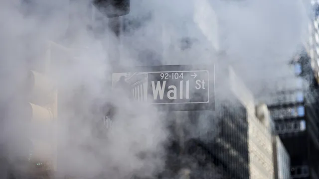 wall-street-fecha-mes-positivo-em-baixa-com-regresso-dos-ataques-ao-irao