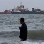 superpetroleiro-saudita-intercetado-em-ormuz-apos-incidente-com-militares
