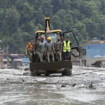 nepal:-“o-que-querem-que-facamos-com-pensos-se-nao-temos-roupa-interior?”