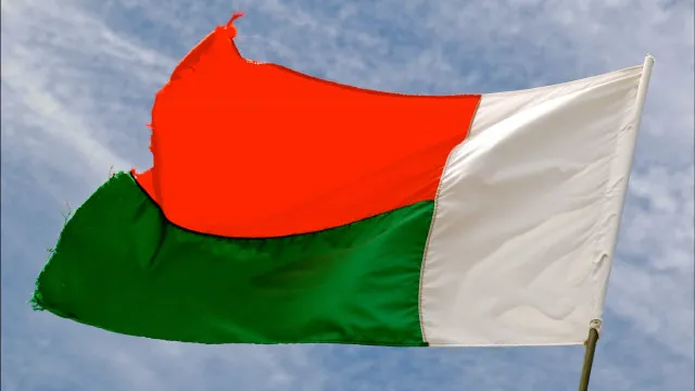 madagascar.-ravalomanana-condenado-a-dez-anos-de-trabalhos-forcados