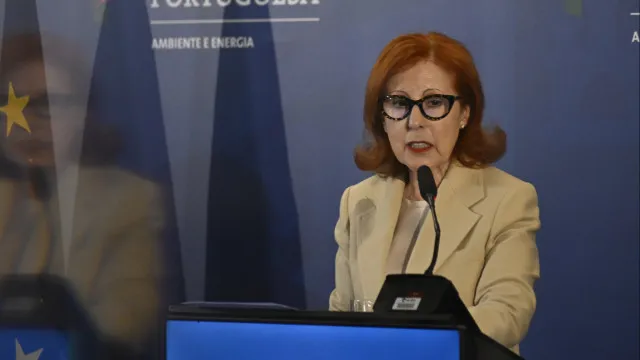 estado-de-volta-a-ren?-bruxelas-“aceitou-bem”,-garante-ministra