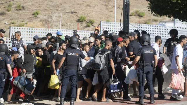 72-mil-entradas-em-24-horas:-o-que-mudou-em-ceuta-um-mes-depois