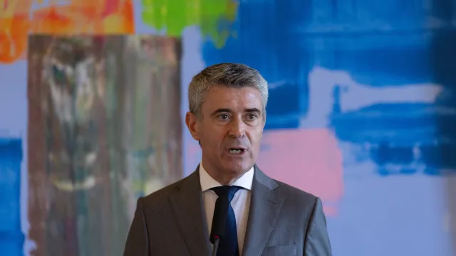 carneiro-diz-que-nao-sera-pelo-ps-que-havera-“crise-politica”-em-portugal