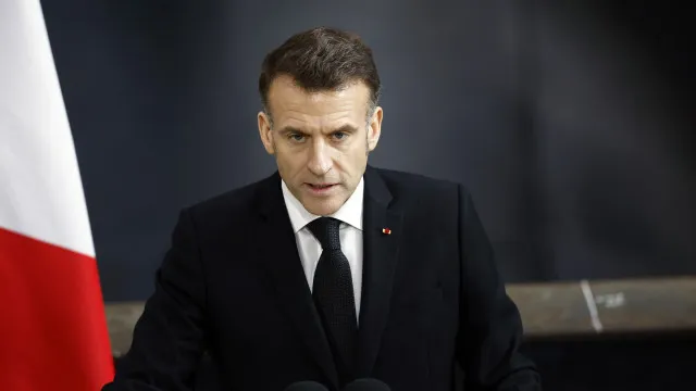 burnham-recebe-macron-para-discutir-imigracao,-ucrania-e-estreito-de-ormuz
