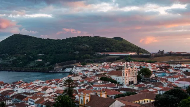 terceira.-funcionarios-publicos-com-tolerancia-de-ponto-a-14-de-setembro