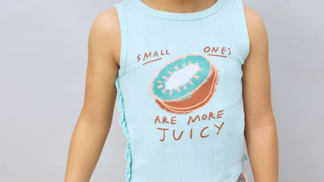 el-corte-ingles-criticado-por-camisola-infantil-com-mensagem-inapropriada