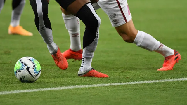 futebol-mundial-movimenta-r$-50-bilhoes-na-janela;-brasil-fatura-quase-r$-1,1-bi