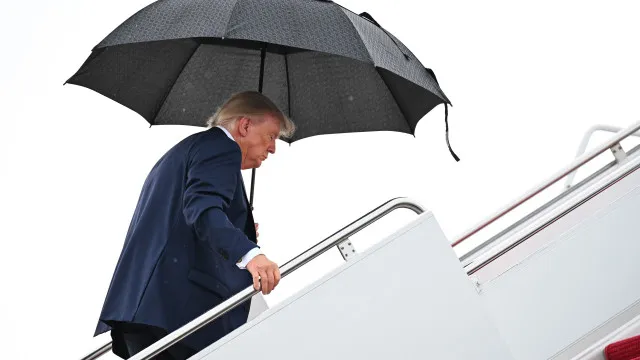 juiza-prolonga-suspensao-do-decreto-de-trump-que-restringe-voto-postal