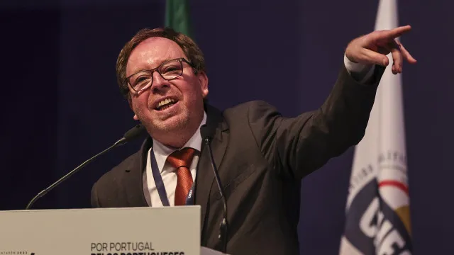 chega-defende-trabalho-“proficuo”-para-resolver-problemas-dos-acores
