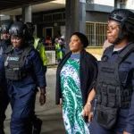 ex-vice-presidente-da-liberia-libertada-e-colocada-em-prisao-domiciliaria