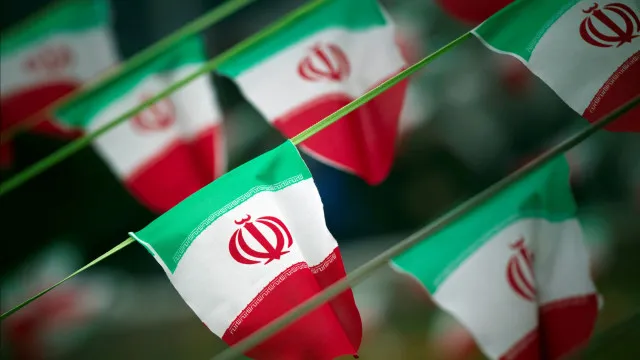 exercito-iraniano-promete-retaliacao-“mais-forte”-a-ataques-dos-eua