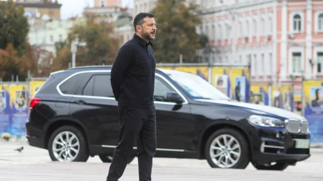 zelensky-diz-que-solucao-para-questao-territorial-exige-encontro-com-putin