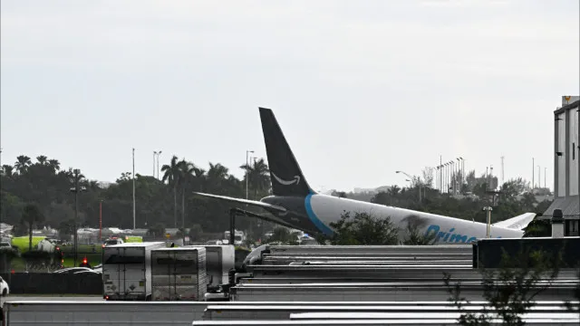 pelo-menos-5-mortos-em-acidente-no-aeroporto-de-miami-com-aviao-da-amazon