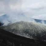 erupcao-vulcanica-na-indonesia-deixa-170-mil-passageiros-retidos