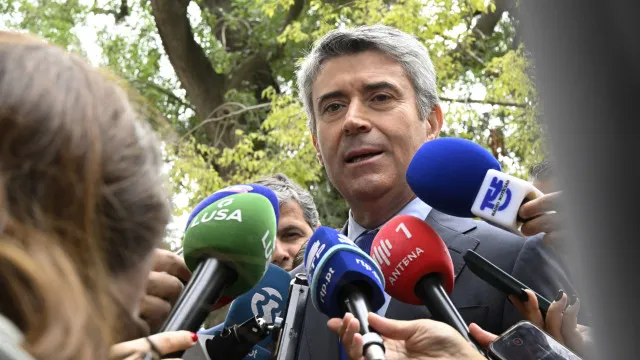 carneiro-ouve-partido-sobre-mocao-de-censura-a-neves.-“o-ps-e-democrata”