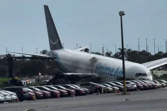 pelo-menos-5-pessoas-morrem-em-acidente-com-aviao-de-carga-em-miami