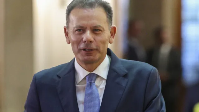 governo-anuncia-suplemento-para-pensionistas-e-alivio-no-irs