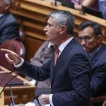carneiro:-abstencao-do-ps-trava-crise-politica-e-censura-governo