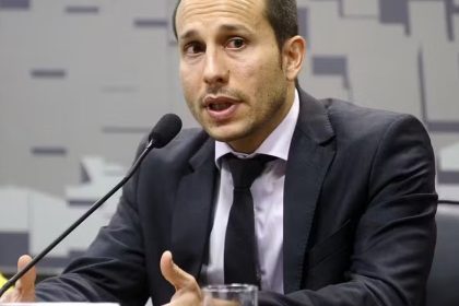 “verdade-prevalecera”,-diz-numero-2-da-pf-apos-afastamento-de-andrei 