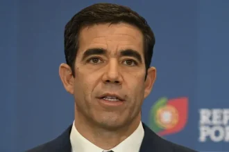 mocao?-“espetaculo-degradante-que-chega-ofereceu-e-tipico-de-radicais”