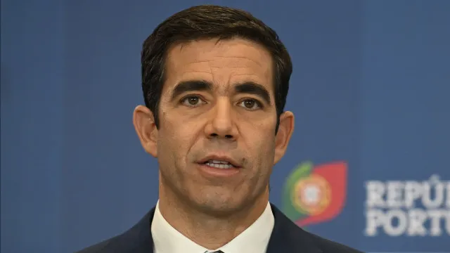 mocao?-“espetaculo-degradante-que-chega-ofereceu-e-tipico-de-radicais”