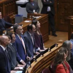 bancada-do-chega-levanta-se-e-grita-“demissao”-apos-o-chumbo-da-mocao