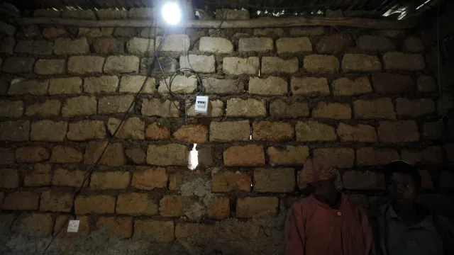 metade-dos-angolanos-ainda-nao-tem-energia-eletrica