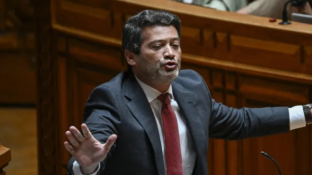 chega-muda-inquerito-a-luis-neves,-mas-contraria-alertas-de-aguiar-branco