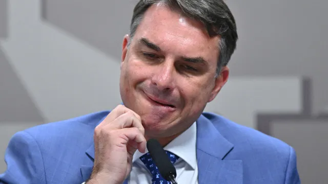 flavio-bolsonaro-investigado-por-suposta-corrupcao-e-lavagem-de-dinheiro