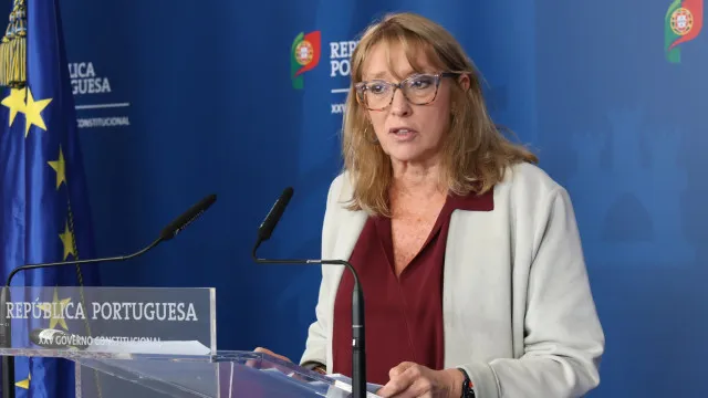 ps-e-governo-reunem-se-sobre-prestacao-social-unica-e-saem-em-silencio